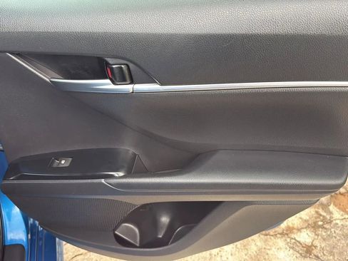 Used 2019 Toyota Camry LE image 19