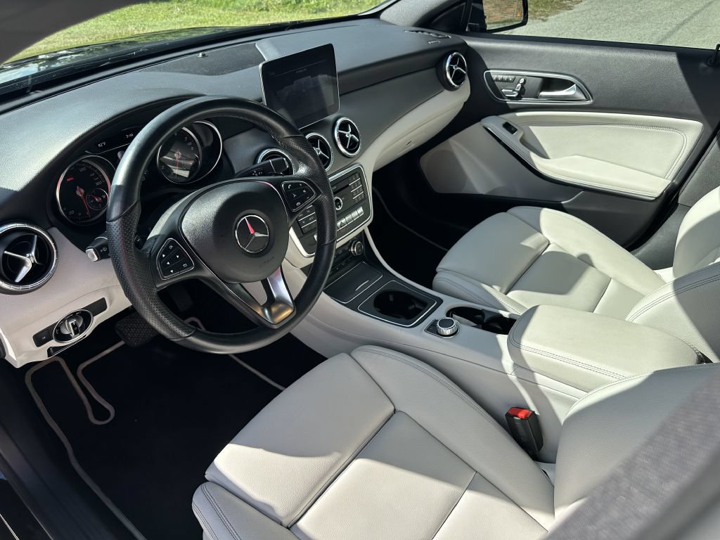 Used 2019 Mercedes-Benz CLA 250 4MATIC image 7
