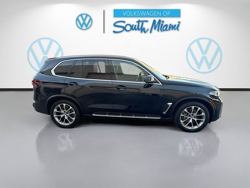 Used 2024 BMW X5 xDrive50e w/ Premium Package image 8
