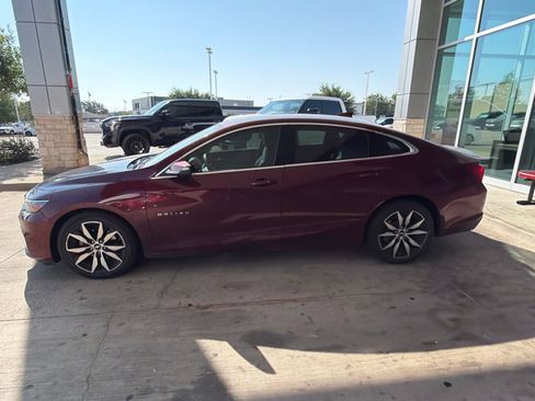Used 2016 Chevrolet Malibu LT FWD image 3