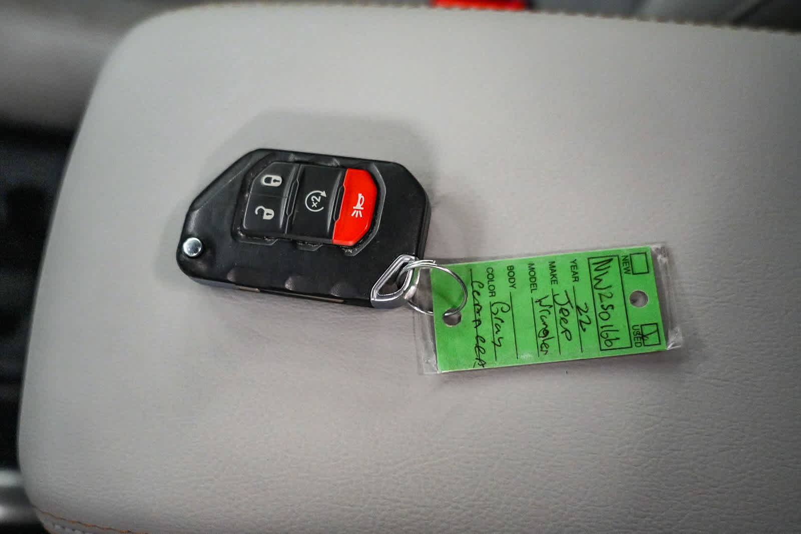 Used 2022 Jeep Wrangler Unlimited Sahara AWD/4WD image 22