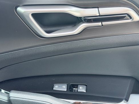 Certified 2025 Kia Sportage EX w/ Premium Package FWD image 9