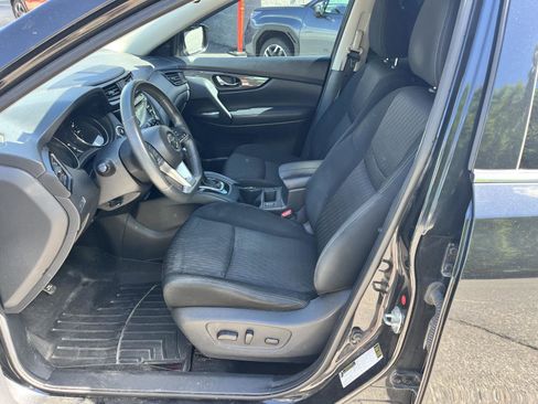 Used 2017 Nissan Rogue SV AWD/4WD image 10