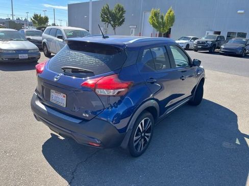 Used 2019 Nissan Kicks SR w/ SR Premium Package FWD image 5