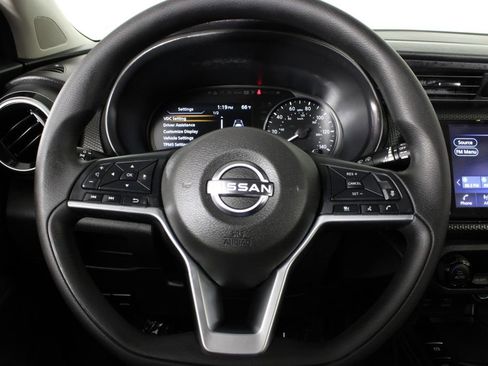 Certified 2022 Nissan Kicks SV image 10