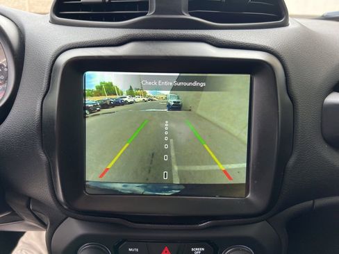 Used 2022 Jeep Renegade Latitude w/ Convenience Group image 19