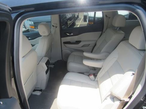 Certified 2023 GMC Acadia Denali w/ Denali Ultimate Package AWD/4WD image 23