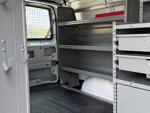 Used 2015 Chevrolet Express 2500 RWD image 29