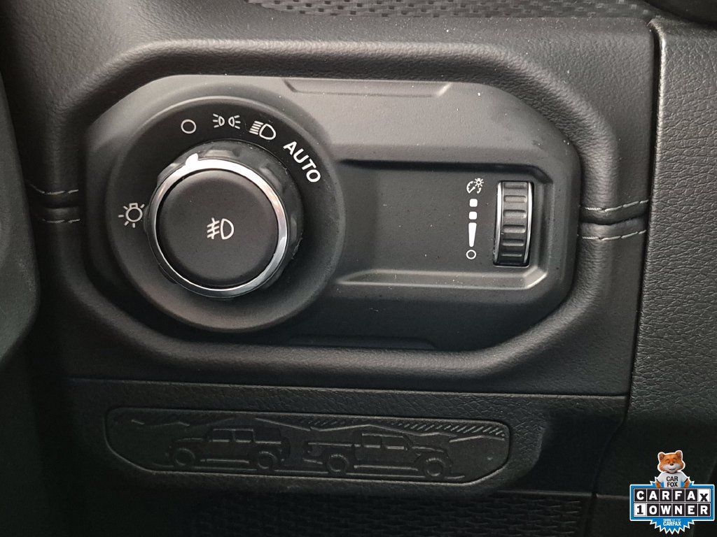 Used 2025 Jeep Wrangler Unlimited Rubicon AWD/4WD image 17