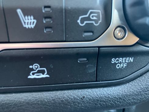 Used 2024 Jeep Wrangler Unlimited w/ Convenience Group image 30