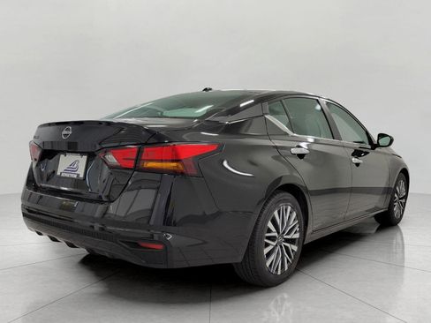 Used 2025 Nissan Altima 2.5 SV FWD image 18