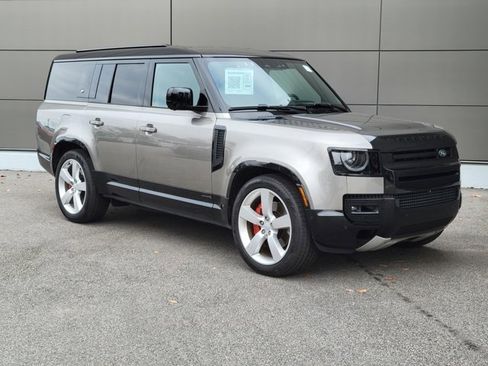 Used 2024 Land Rover Defender 130 X image 11