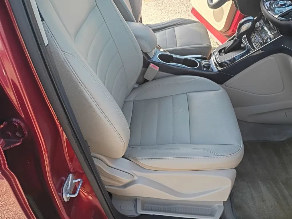 Used 2014 Ford Escape Titanium w/ Equipment Group 401A FWD image 21