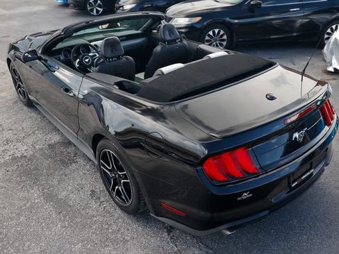 Used 2018 Ford Mustang Premium RWD image 8