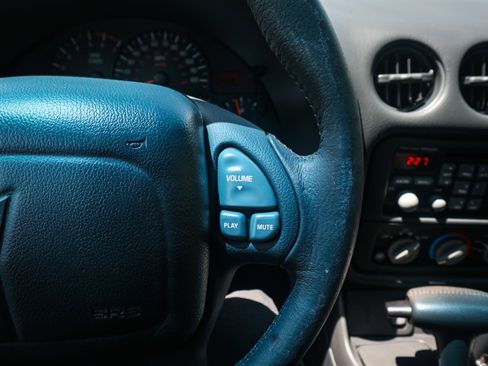 Used 1998 Pontiac Firebird Formula w/ Opt Pkg image 20