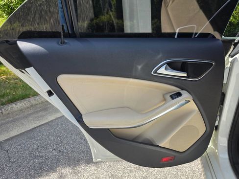 Used 2014 Mercedes-Benz CLA 250 image 28