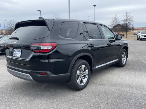 Used 2025 Honda Pilot EX-L image 3