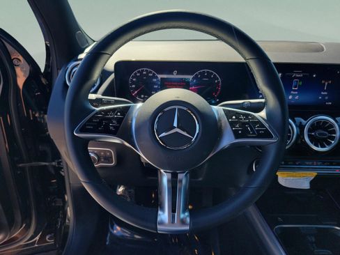 Certified 2025 Mercedes-Benz GLA 250 image 14