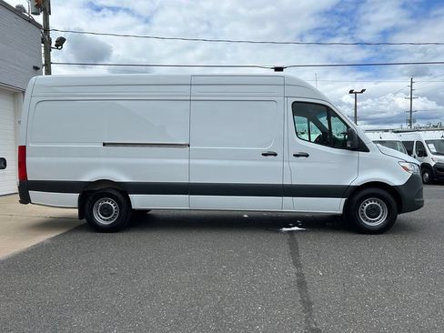 Used 2025 Mercedes-Benz Sprinter 2500 image 8