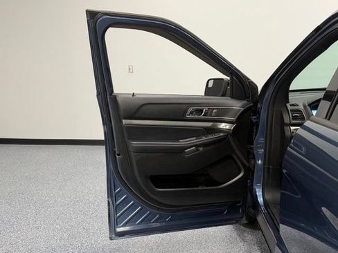 Certified 2018 Ford Explorer XLT w/ Equipment Group 202A FWD image 13
