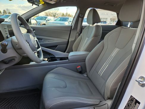 Certified 2023 Hyundai Elantra Blue image 11