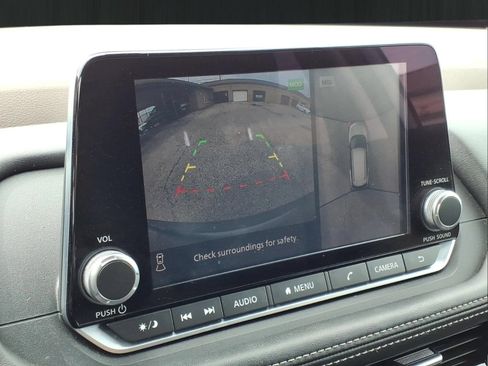 Used 2021 Nissan Rogue SV FWD image 25