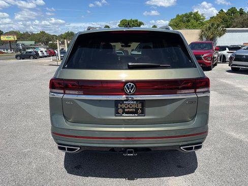 Certified 2025 Volkswagen Atlas SEL Premium R-Line image 5