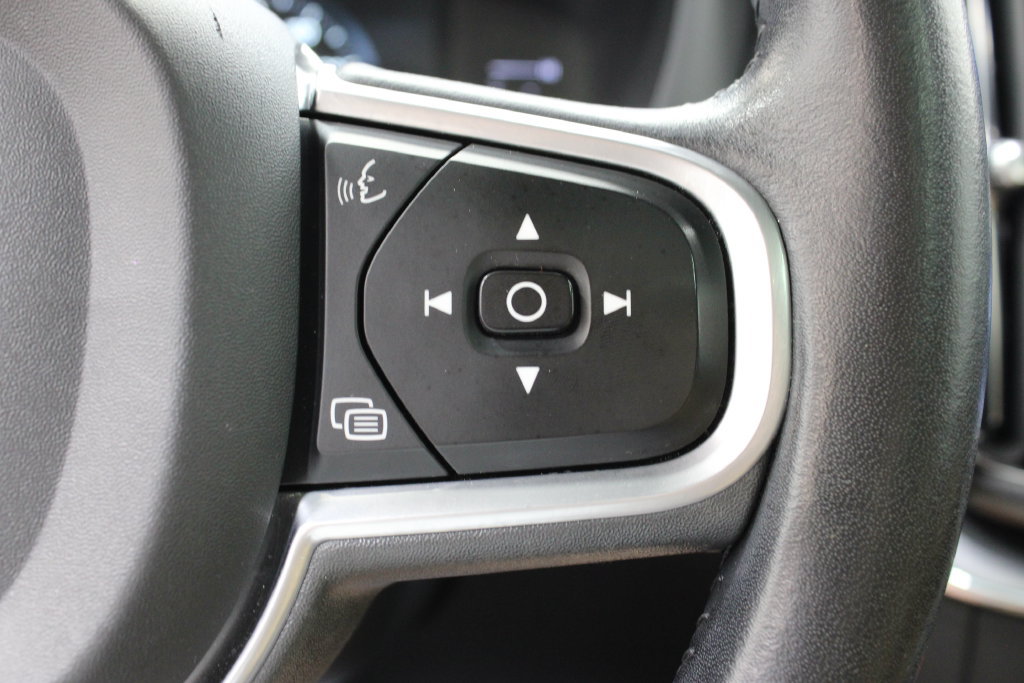 Used 2019 Volvo XC60 T6 Momentum w/ Premium Package AWD/4WD image 28