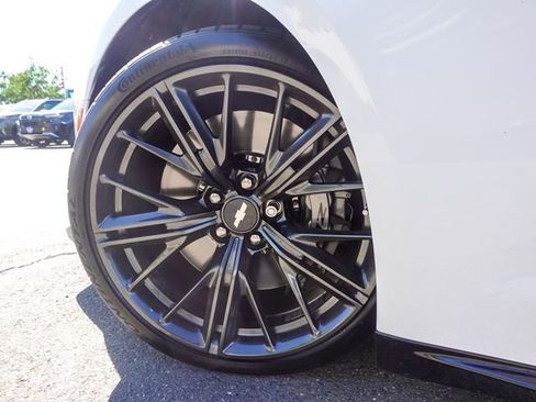 Used 2018 Chevrolet Camaro ZL1 RWD image 11