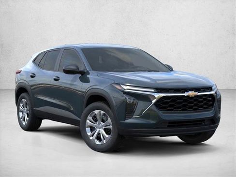 New 2026 Chevrolet Trax LS image 2