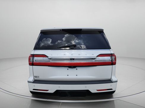 Used 2019 Lincoln Navigator L Reserve AWD/4WD image 8