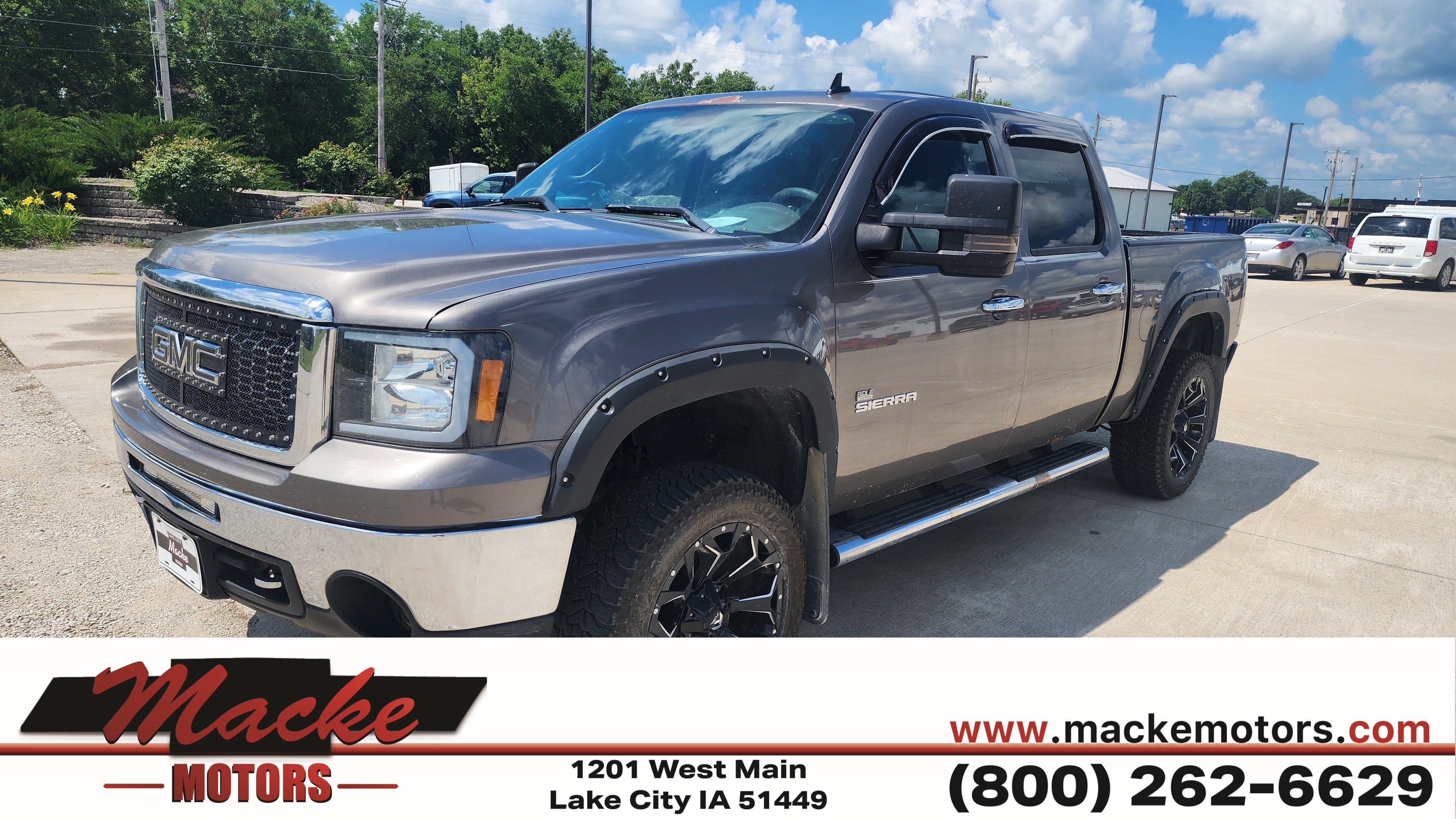 Used 2013 GMC Sierra 1500 SLT w/ Chrome Essentials Package AWD/4WD image 1