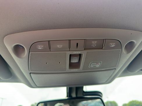 Used 2017 Nissan Maxima Platinum FWD image 23