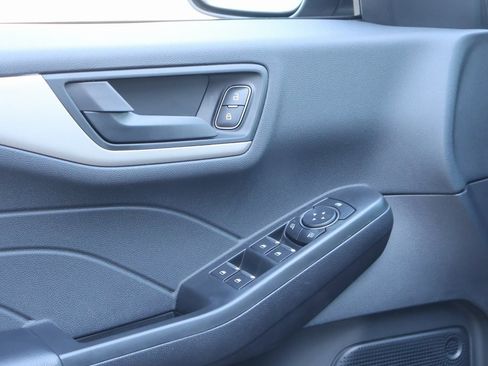 Used 2022 Ford Escape SE w/ SE Sport Appearance Package image 23