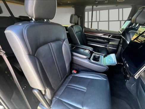 Used 2022 Jeep Grand Wagoneer Series II w/ Premium Group II AWD/4WD image 27