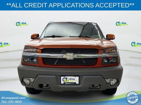 Used 2002 Chevrolet Avalanche 4x4 w/ Off-Road Suspension Pkg image 2