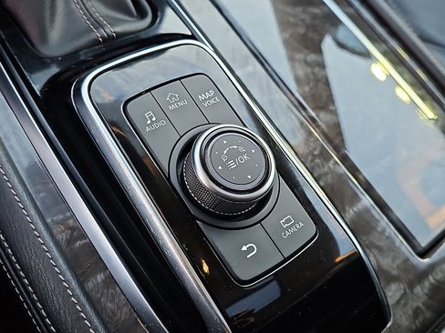 Certified 2022 Nissan Armada Platinum w/ Captain's Chairs Package image 28