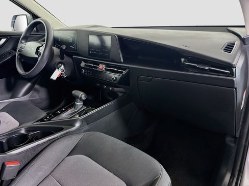 Used 2026 Kia Niro LX FWD image 29