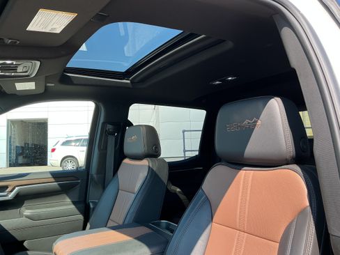 Certified 2024 Chevrolet Silverado 1500 High Country w/ Z71 Off-Road Package AWD/4WD image 5