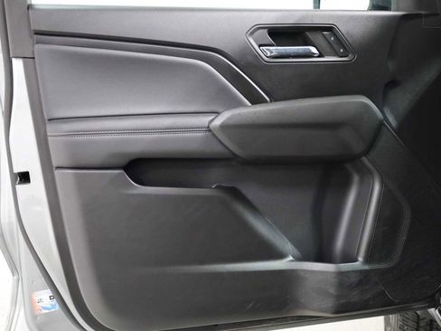 Used 2023 Chevrolet Colorado LT w/ LT Convenience Package III image 16