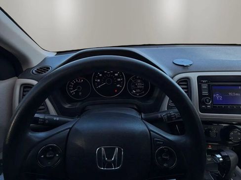 Used 2018 Honda HR-V LX image 13