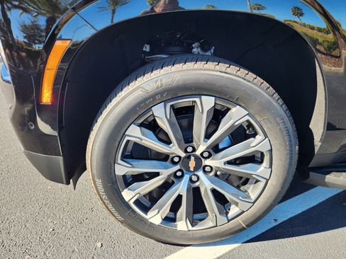 New 2026 Chevrolet Suburban High Country w/ Sun And Tow Package image 4