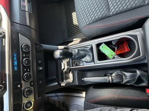 Used 2023 Toyota Tacoma SR5 AWD/4WD image 28