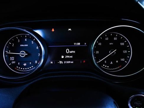 Used 2022 Buick Encore GX Select w/ Sport Touring Package image 18