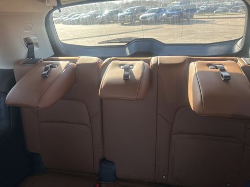 Certified 2025 Nissan Pathfinder Platinum image 40