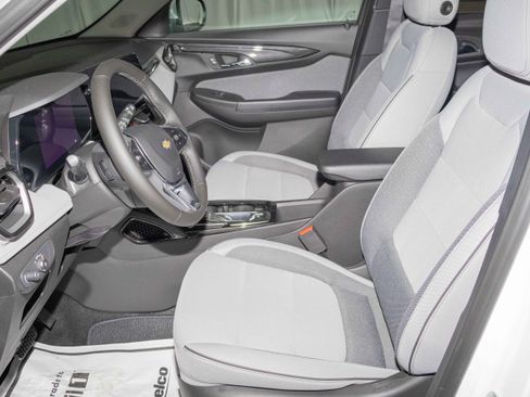 New 2026 Chevrolet TrailBlazer LT w/ Convenience Package image 9