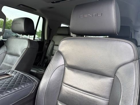 Used 2018 GMC Yukon Denali w/ Denali Ultimate Package AWD/4WD image 8