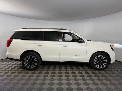Used 2025 Ford Expedition Platinum w/ Driver's Package image 7