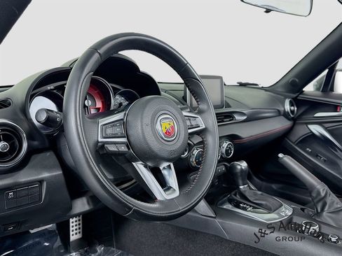 Used 2018 FIAT 124 Spider Abarth w/ Navigation & Sound Group image 9