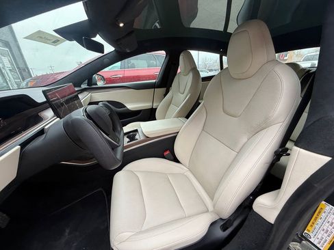 Used 2022 Tesla Model S image 3